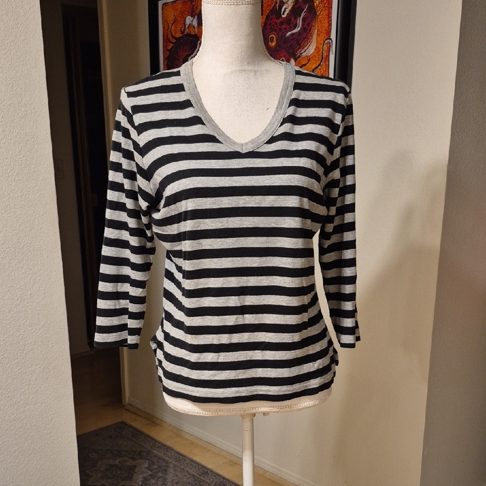 Black & Gray Striped 3/4 Sleeve V Neck Shirt